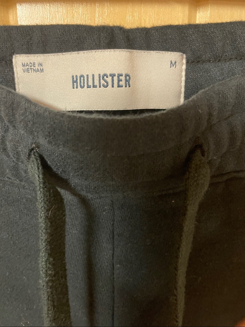 Men’s Hollister Baggy Fleece Lined Joggers - Picture 5 of 6